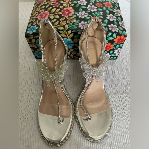 Chase + Chloe Silver Sculptural Heels with Butterfly Detail - Picture 3 of 11